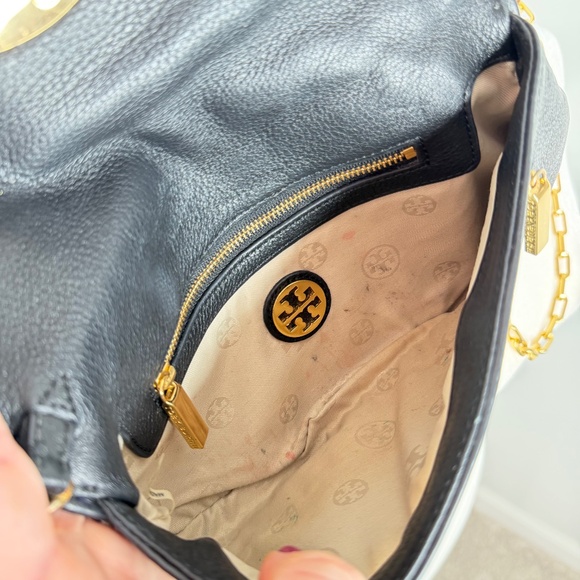Tory Burch Amanda Black Lift Flat Leather Crossbody Clutch Bag - Picture 4 of 6